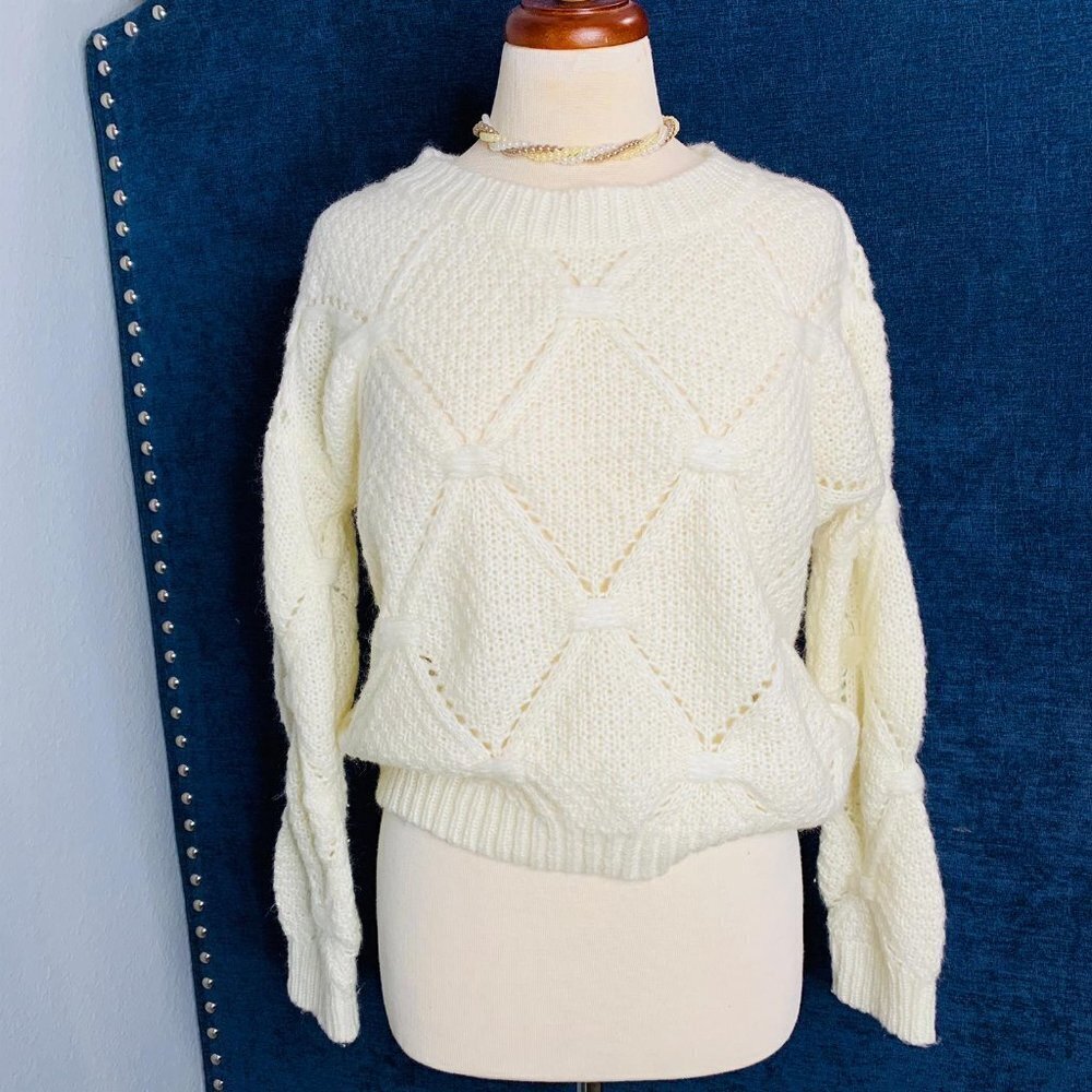 New Women Bear Dance Beige Long Sleeve Knit Sweater‎ Size S